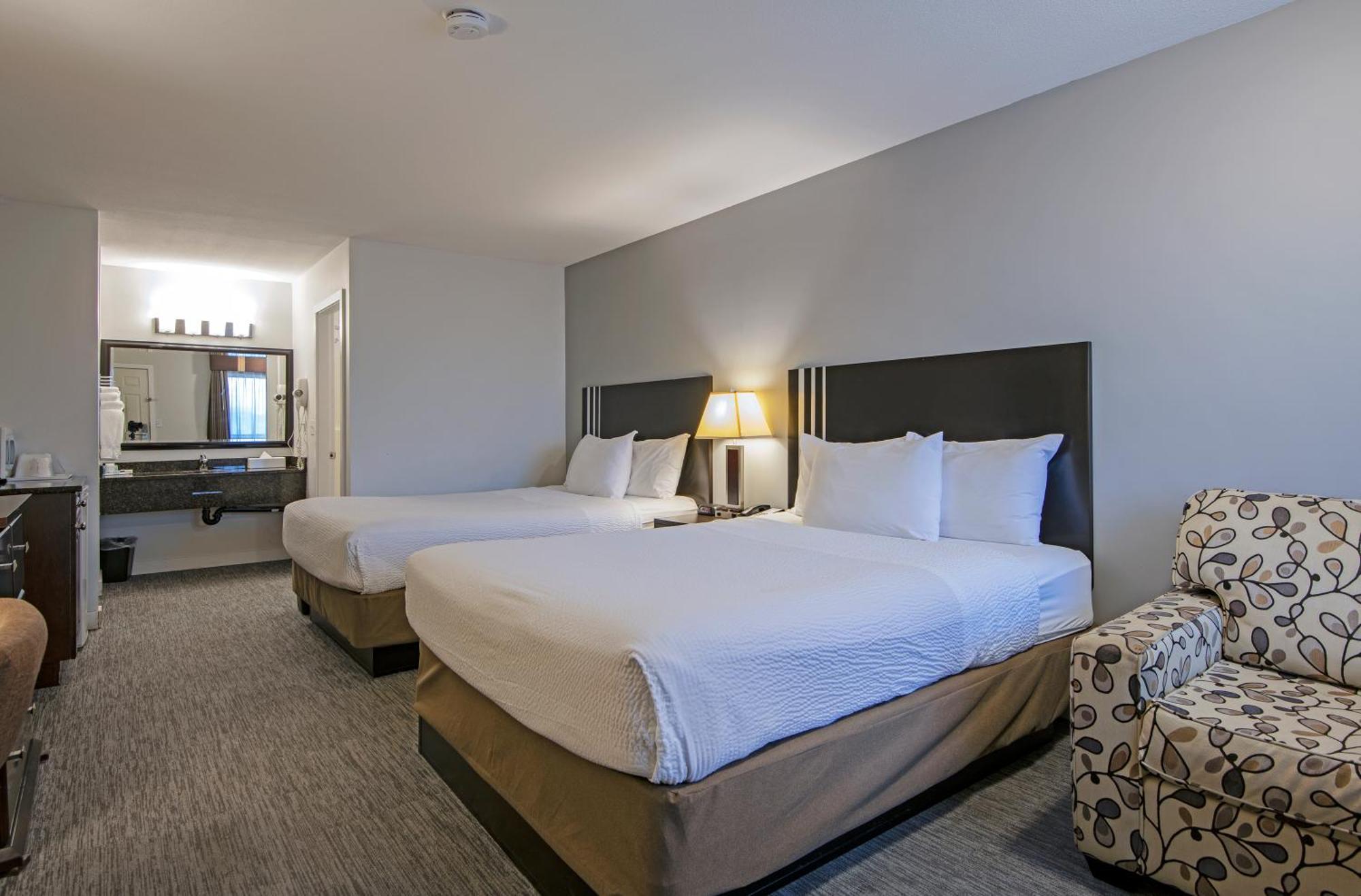Travelodge By Wyndham Kamloops Mountview Екстер'єр фото