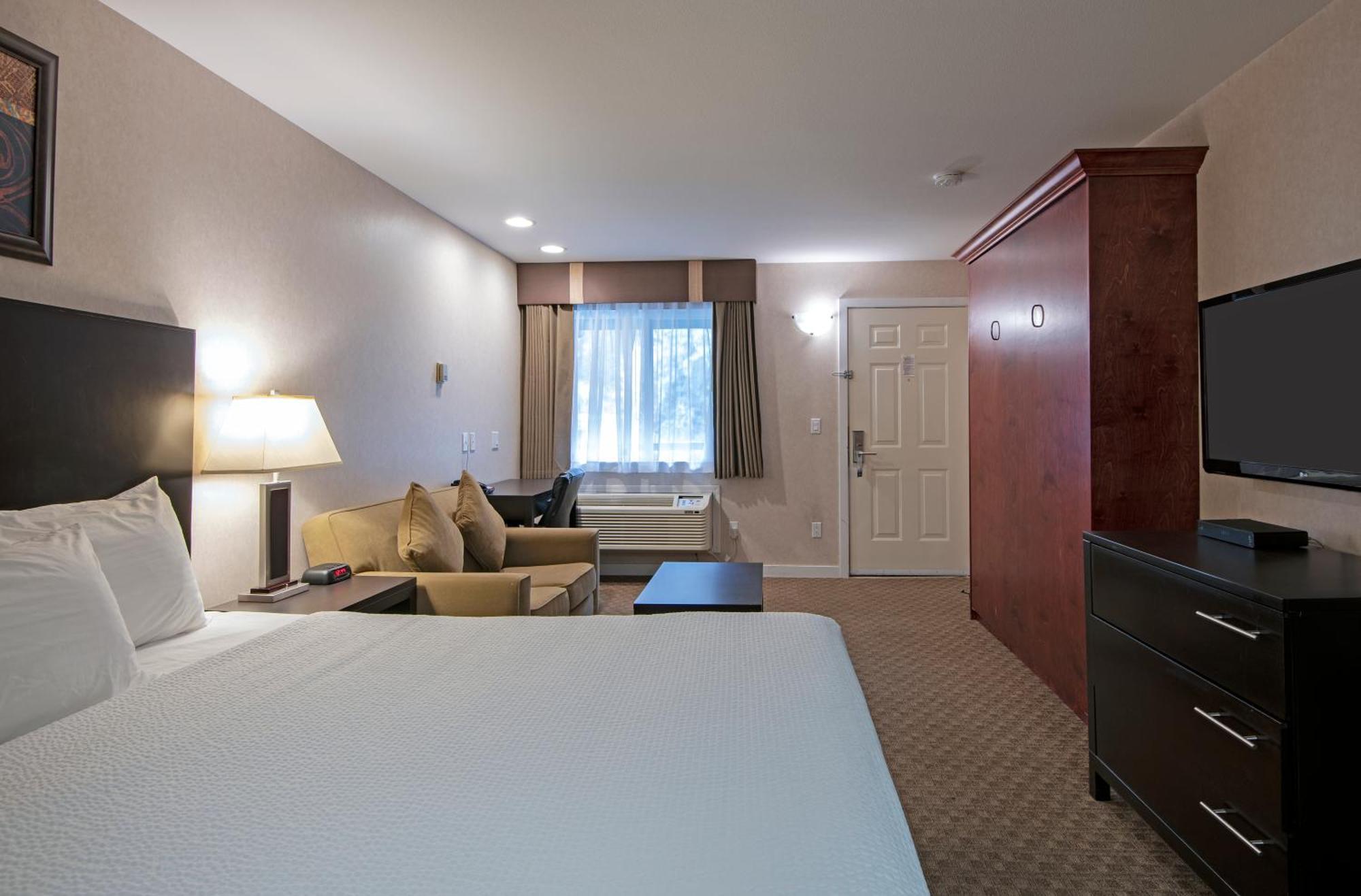 Travelodge By Wyndham Kamloops Mountview Екстер'єр фото