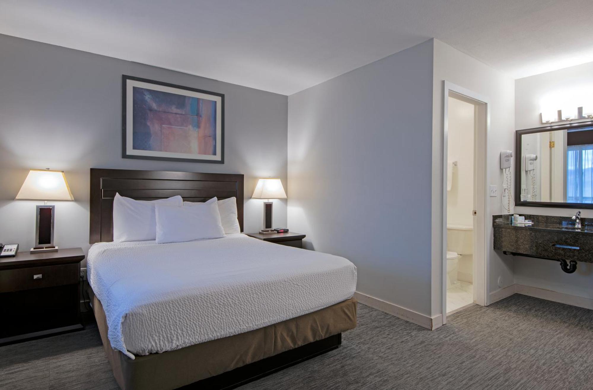 Travelodge By Wyndham Kamloops Mountview Екстер'єр фото