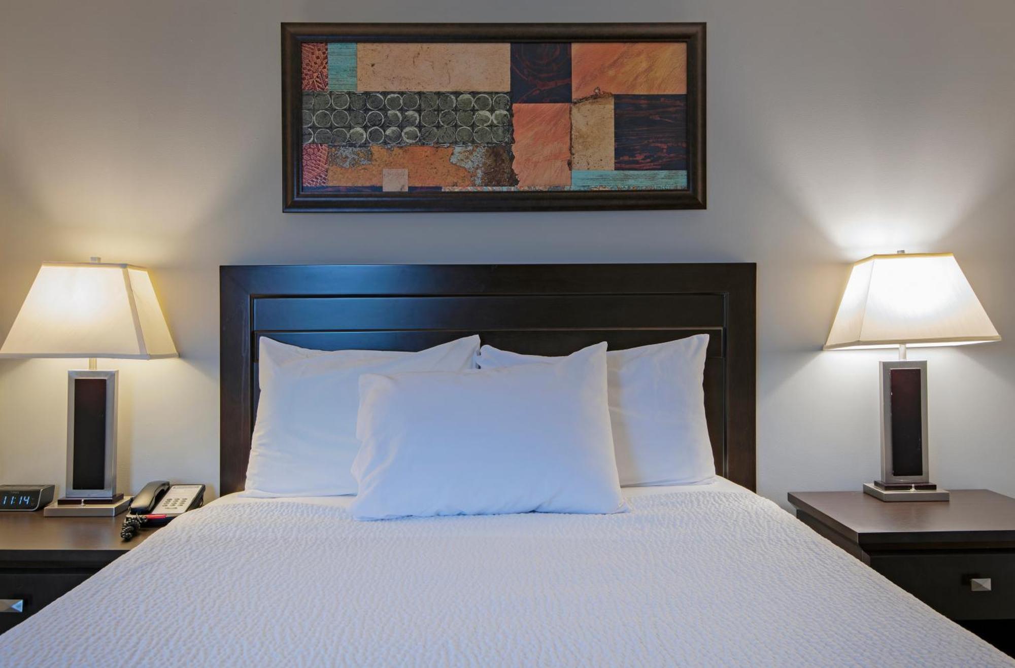 Travelodge By Wyndham Kamloops Mountview Екстер'єр фото