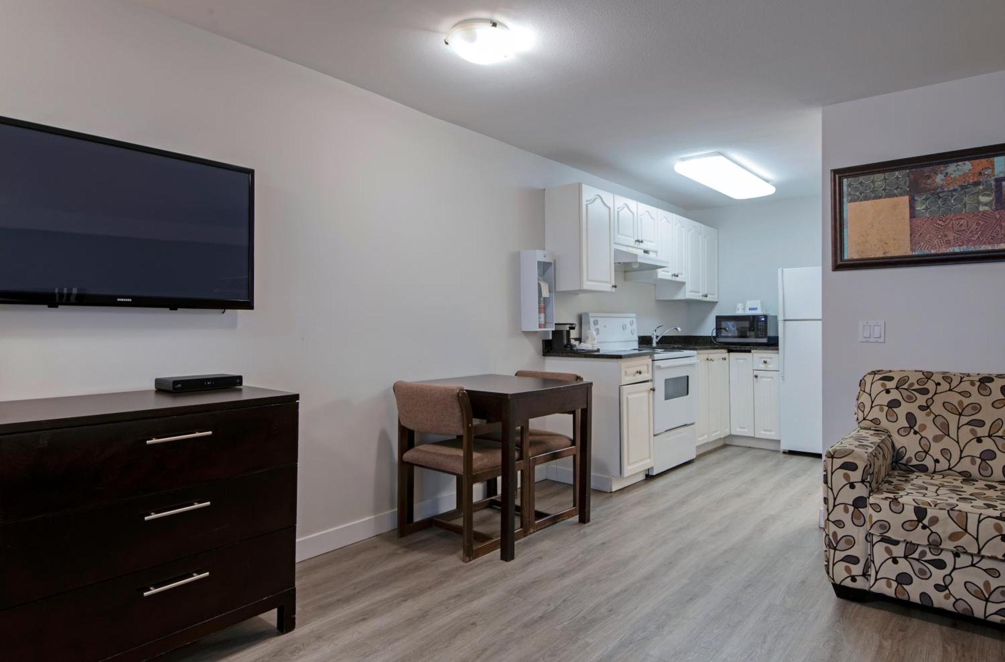 Travelodge By Wyndham Kamloops Mountview Екстер'єр фото