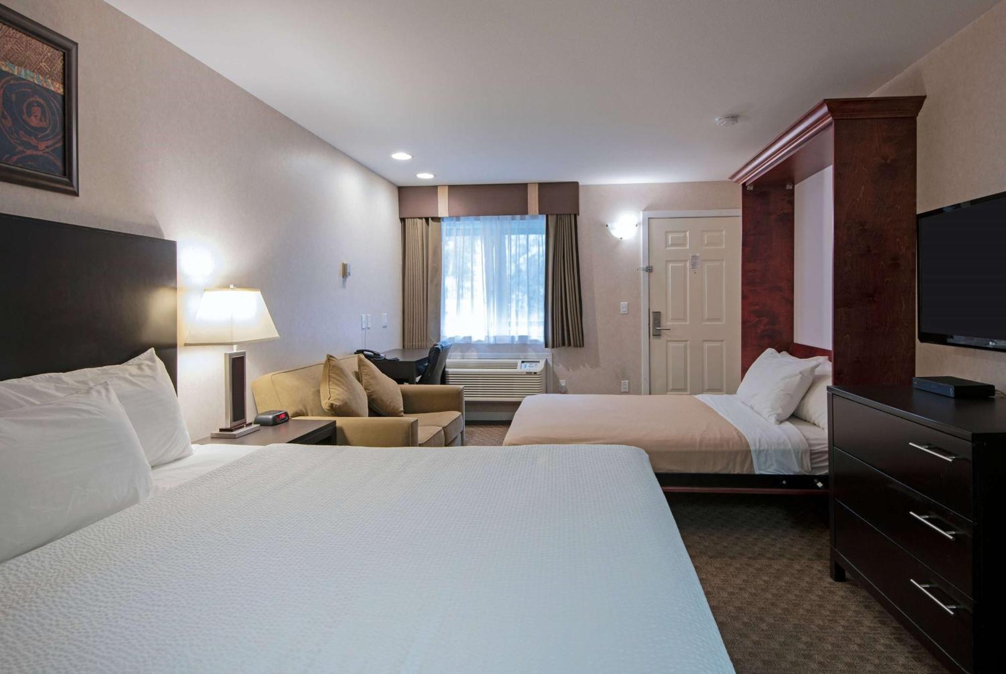 Travelodge By Wyndham Kamloops Mountview Екстер'єр фото