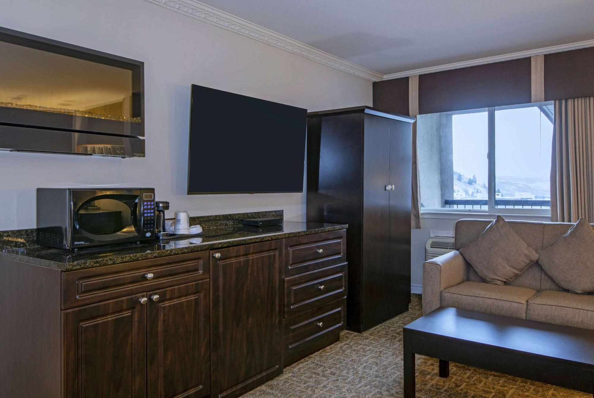 Travelodge By Wyndham Kamloops Mountview Екстер'єр фото
